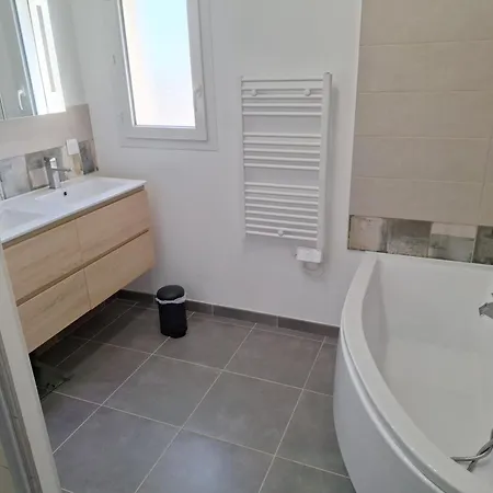 Notre Charme Tranquille, Climatisee * Neuville-sur-Seine