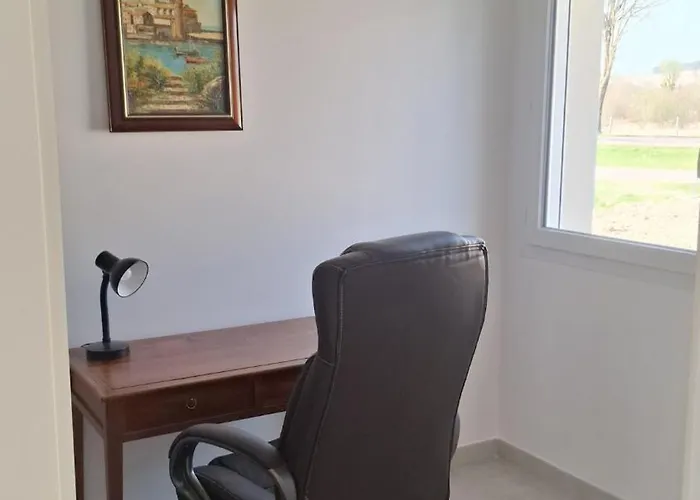 Maison Neuve Climatisee , Le Charme Tranquille Feriehus Neuville-sur-Seine