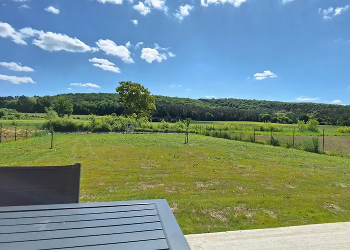 Feriehus Maison Neuve Climatisee , Le Charme Tranquille *