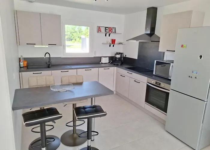 Maison Neuve Climatisee , Le Charme Tranquille Feriehus