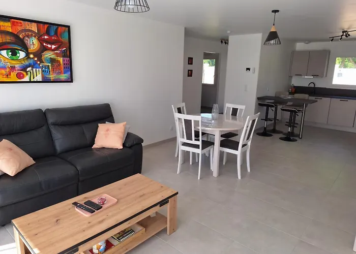 Maison Neuve Climatisee , Le Charme Tranquille Feriehus Neuville-sur-Seine