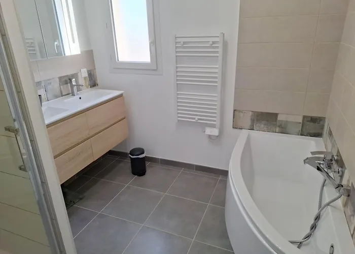 Maison Neuve Climatisee , Le Charme Tranquille * Neuville-sur-Seine