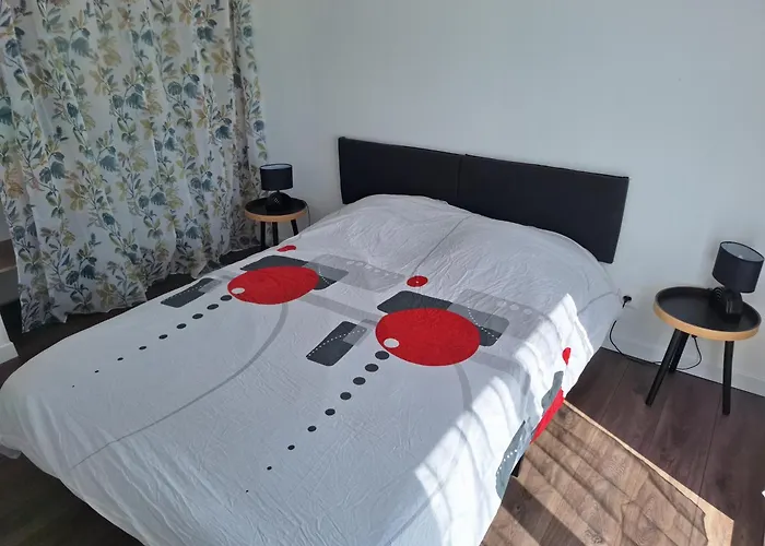 Maison Neuve Climatisee , Le Charme Tranquille Feriehus